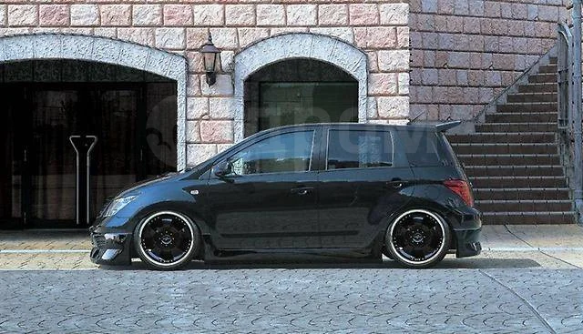 картинка Комплект накладок Fabulous для Toyota Ist магазин  StreetTuning 