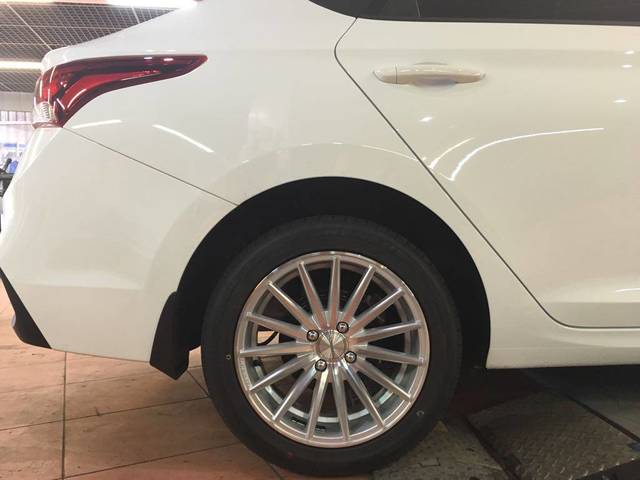 картинка Новые диски Vossen VFS2 Replica R17 4X100 ET30 J8 серебро магазин  StreetTuning 