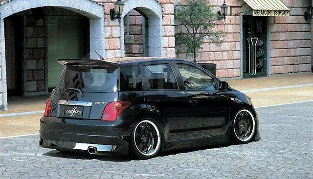 картинка Комплект накладок Fabulous для Toyota Ist магазин  StreetTuning 