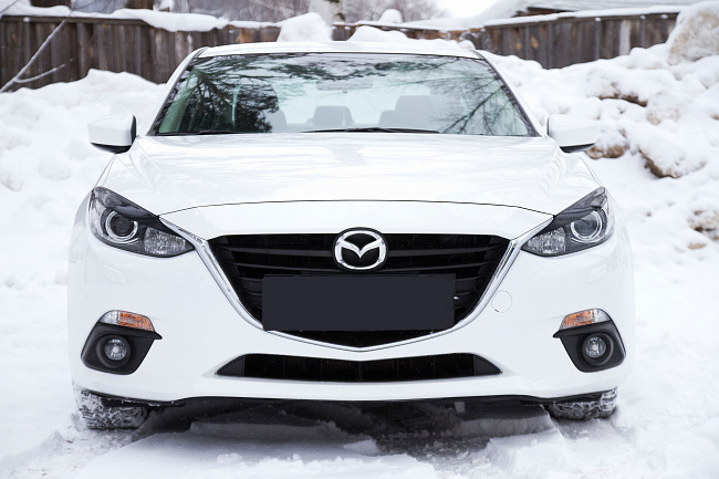 картинка Mazda 3 (седан) 2013-2016 (III дорестайлинг) Накладки на передние фары (реснички) магазин  StreetTuning 