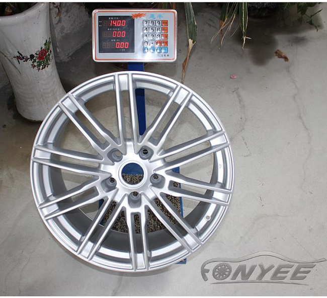 картинка Новые диски Porsche модель 2 R20 5X130 ET55 J9 серебро магазин  StreetTuning 