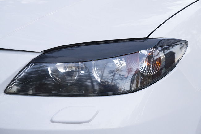 картинка Mazda 3 (седан) I (BK) Рестайлинг 2006 – 2009 Накладки на передние фары (реснички) Вариант 2 магазин  StreetTuning 