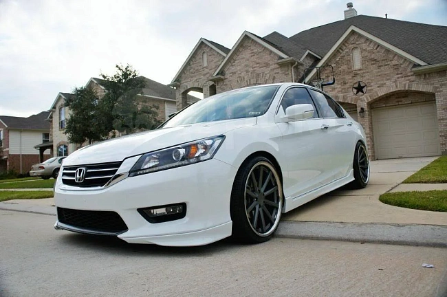 картинка Комплект опциональных накладок для Honda Accord CR2 магазин  StreetTuning 