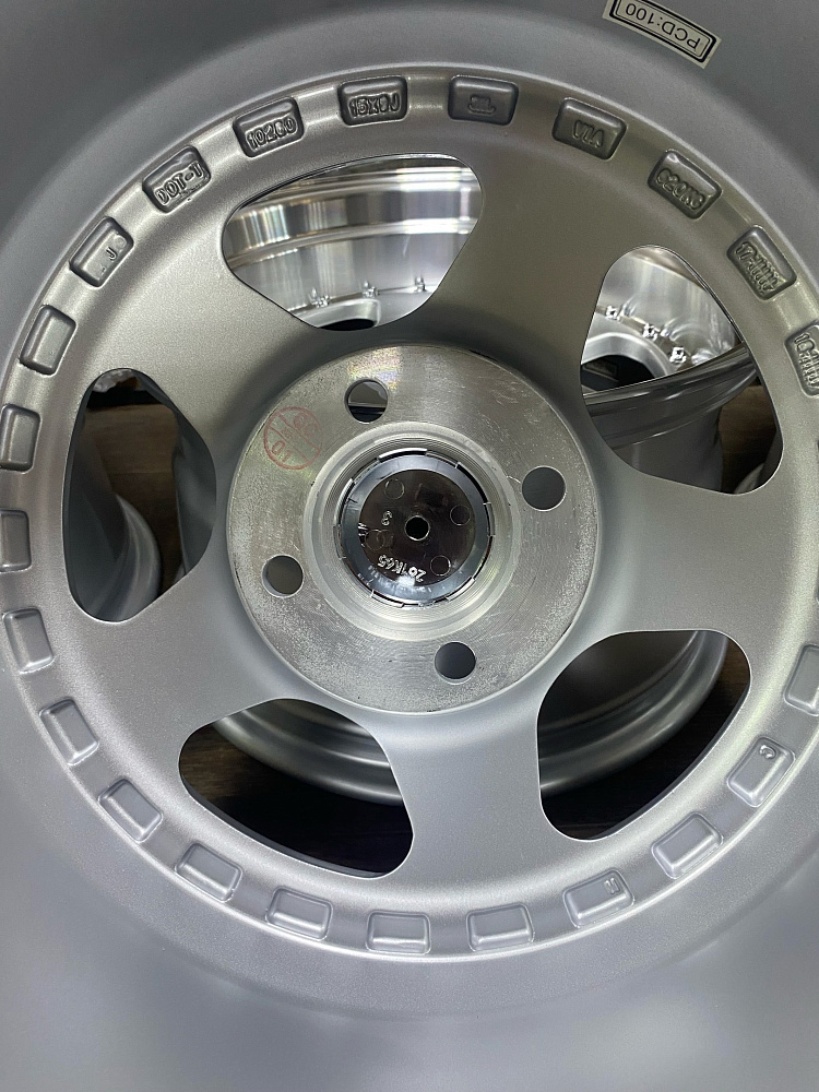 картинка Новые диски Rotiform Style R15 J8 ET20 4X100 серебро от магазина  StreetTuning