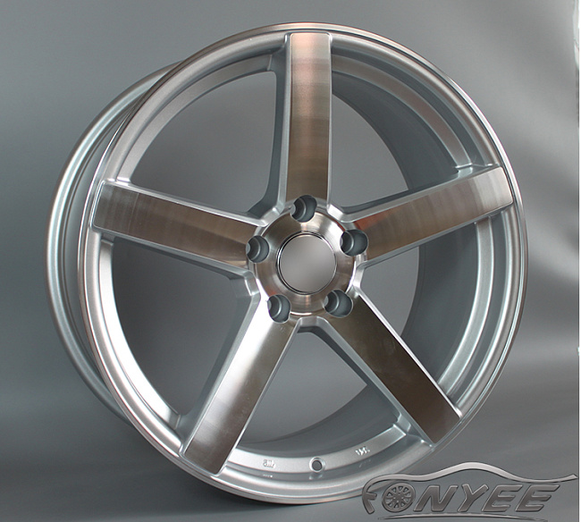 картинка Новые диски Vossen CV3 Replica R18 5X112 ET35 J9,5 серебро магазин  StreetTuning 