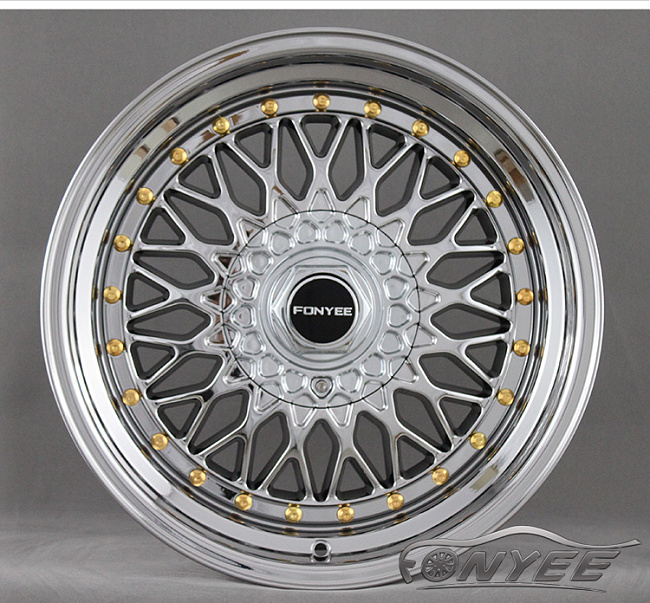 картинка Новые диски BBS RS R17 4X100/4X114,3 ET20 J8,5 хром серебро + золотистые болтики магазин  StreetTuning 