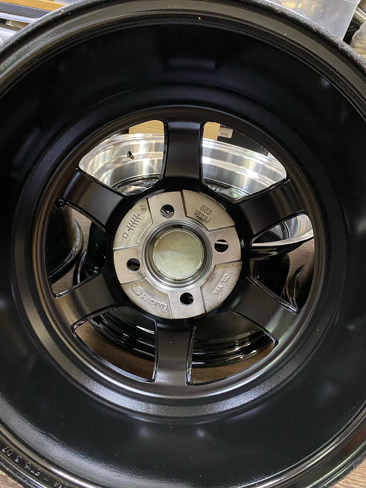 картинка Новые диски Rays TE37 R15 J8 ET15 4x100, черные от магазина  StreetTuning