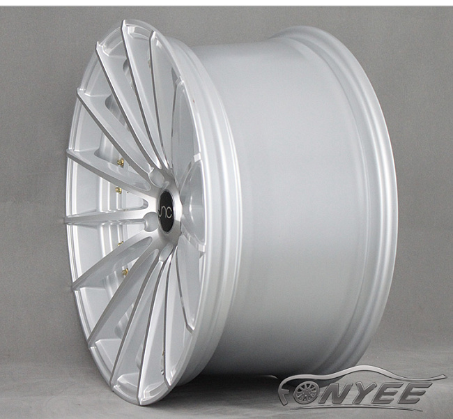 картинка Новые диски JNC 042 R20 5X114,3 ET38 J10 серебро + золотистые болтики магазин  StreetTuning 