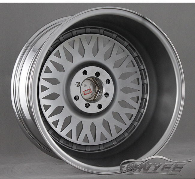 картинка Новые диски BBS RS R17 4X100/4X114,3 ET20 J8,5 хром серебро + золотистые болтики магазин  StreetTuning 