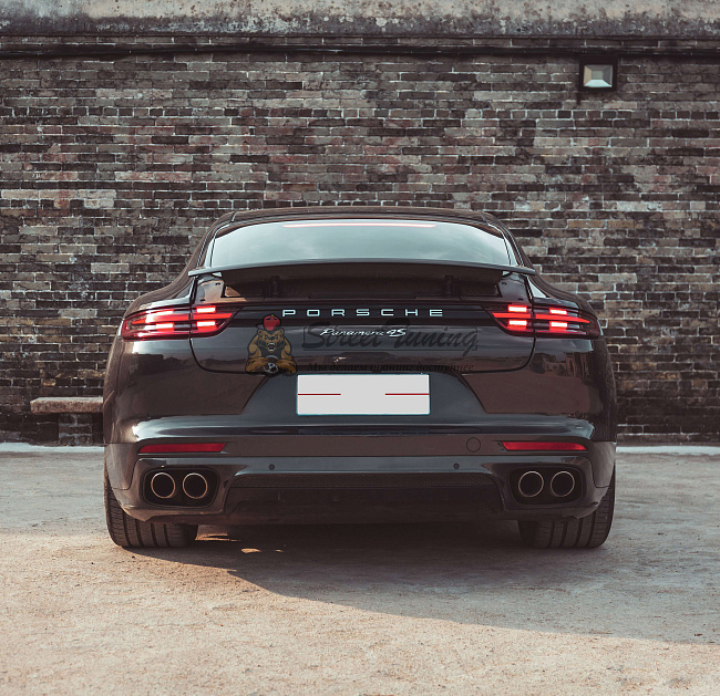 картинка Накладки на пороги, в стиле Sport Design, короткая версия, для Porsche Panamera 2017-2020 годов (971) магазин  StreetTuning 