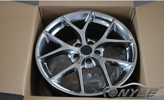 картинка Новые диски BBS CI-R R17 5X114,3 ET40 J8 темное серебро глянец магазин  StreetTuning 