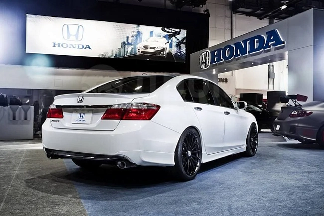 картинка Комплект опциональных накладок для Honda Accord CR2 магазин  StreetTuning 
