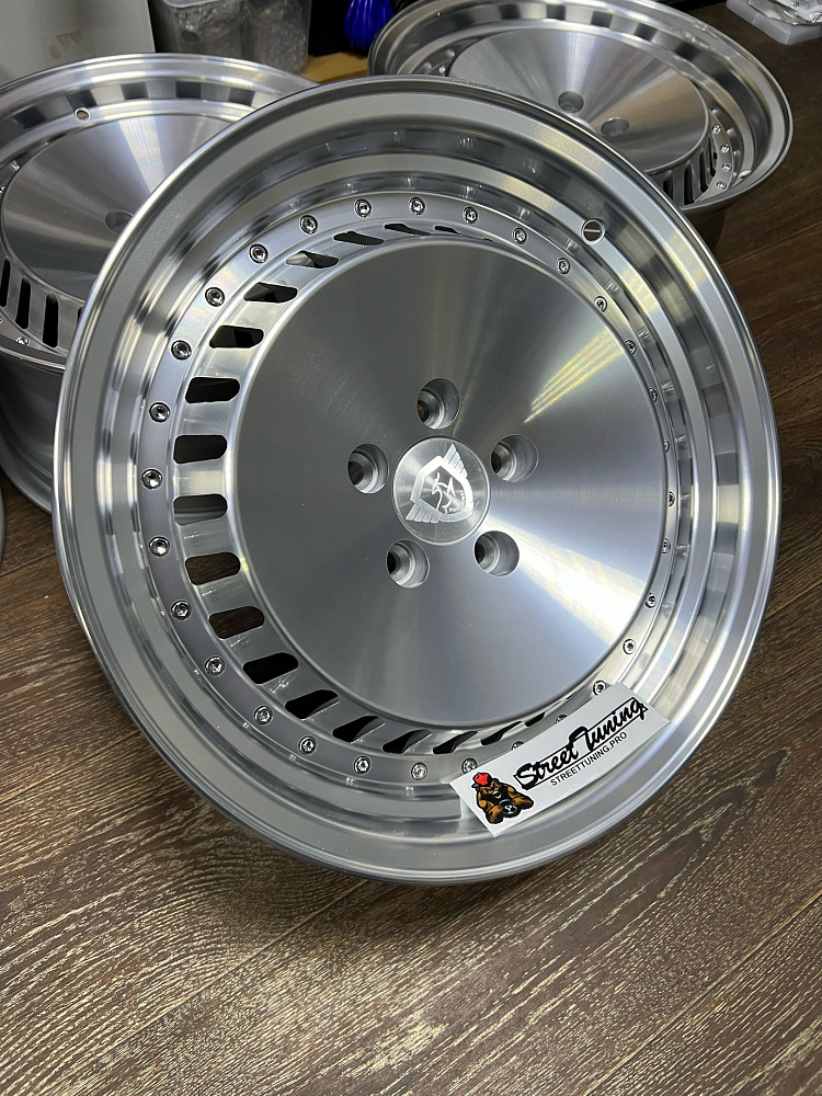картинка Новые диски Stuttgart ST4 R16 J8 ET25 5X105 серебро от магазина  StreetTuning