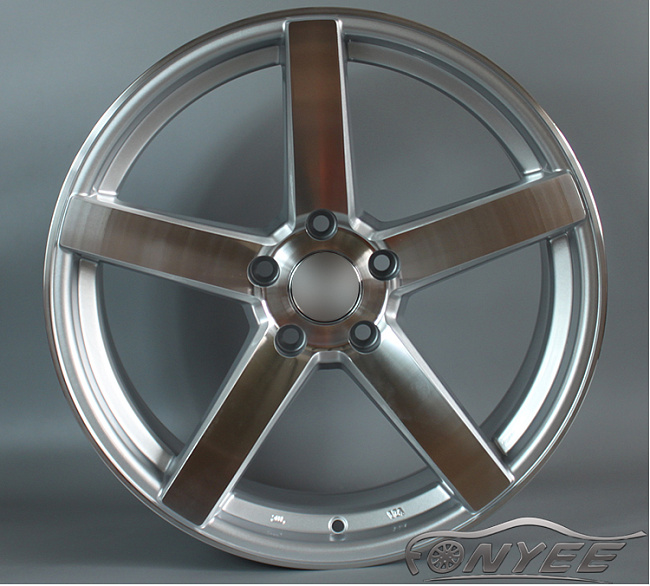 картинка Новые диски Vossen CV3 Replica R18 5X112 ET35 J9,5 серебро магазин  StreetTuning 