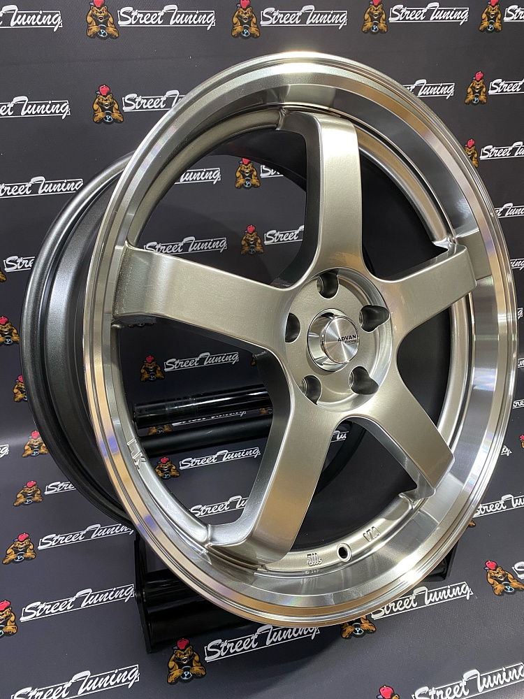 картинка Новые диски Advan GT Flow Forming R19 J8.5 ET35 5x114.3 Hyper Black от магазина  StreetTuning