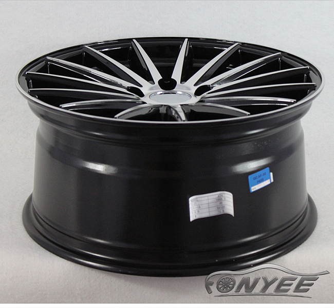 картинка Новые диски Vossen VFS2 Replica R19 5X114,3 ET40 J8,5 черный глянец + серебро магазин  StreetTuning 