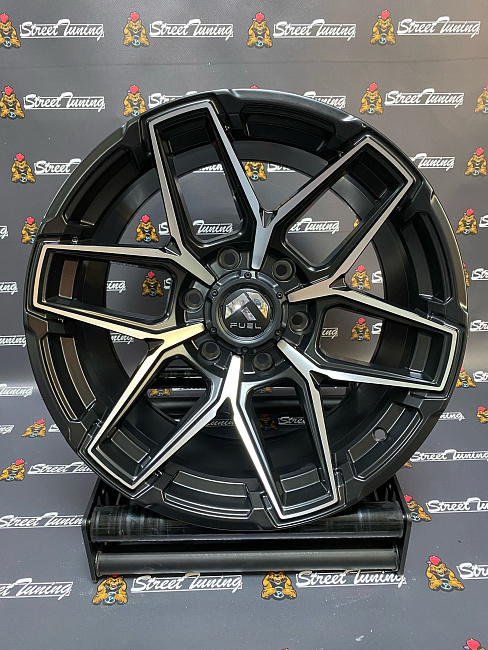 картинка Новые диски FUEL 7046 R17 J9 ET(0) 6x139.7 Black + Silver цо 110.1 магазин  StreetTuning 