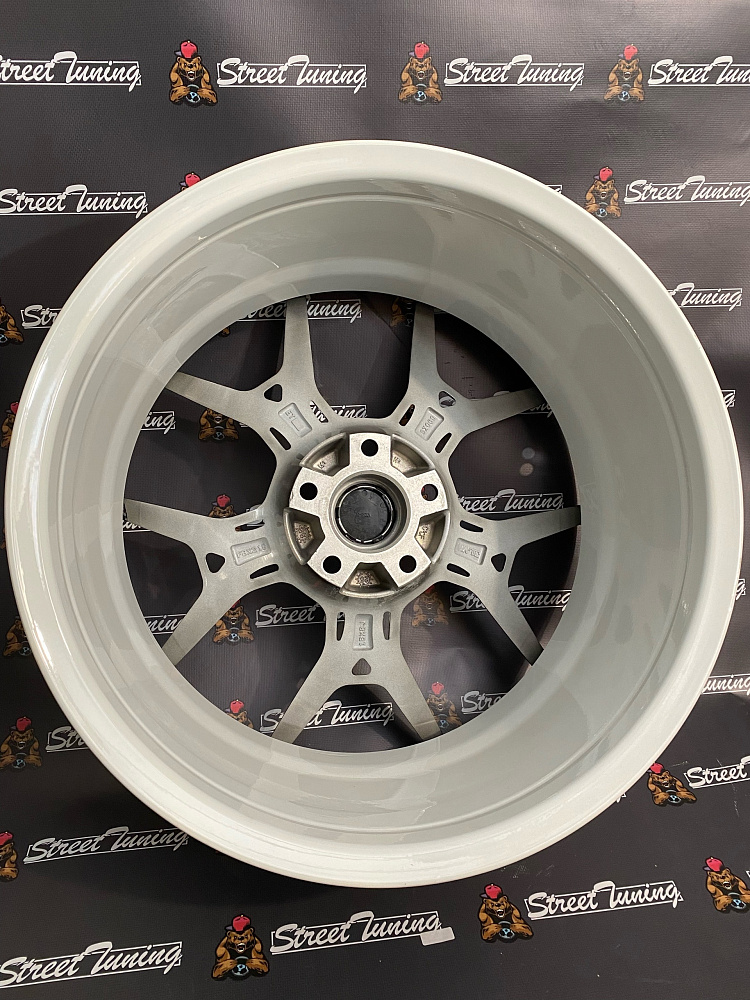 картинка Новые диски Vossen ZKX324 R18 J8 ET35 5X112, черные с белым от магазина  StreetTuning