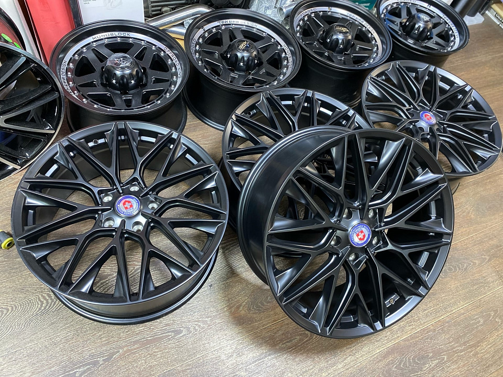 картинка Новые HRE P200 Replika R20 J8,5 ET45 5X130 черные от магазина  StreetTuning