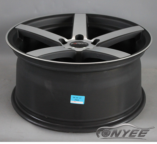 картинка Новые диски Vossen CV3 Replica R18 5X120 ET20 J9,5 черный мат + серебро магазин  StreetTuning 