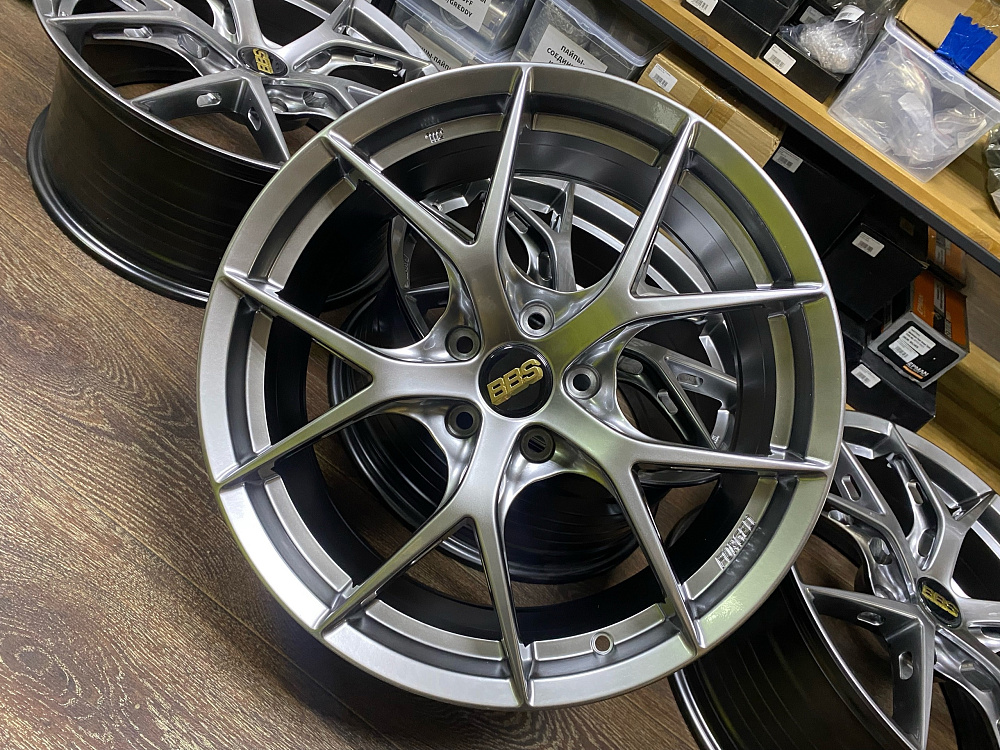 картинка Диски BBS FL-R Replika R18 J8 ET35 5X112 Hyper Black от магазина  StreetTuning