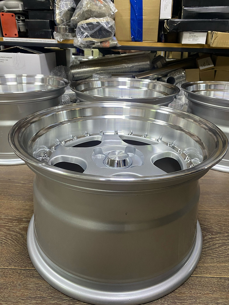 картинка Новые диски Rotiform Style R15 J8 ET20 4X100 серебро от магазина  StreetTuning