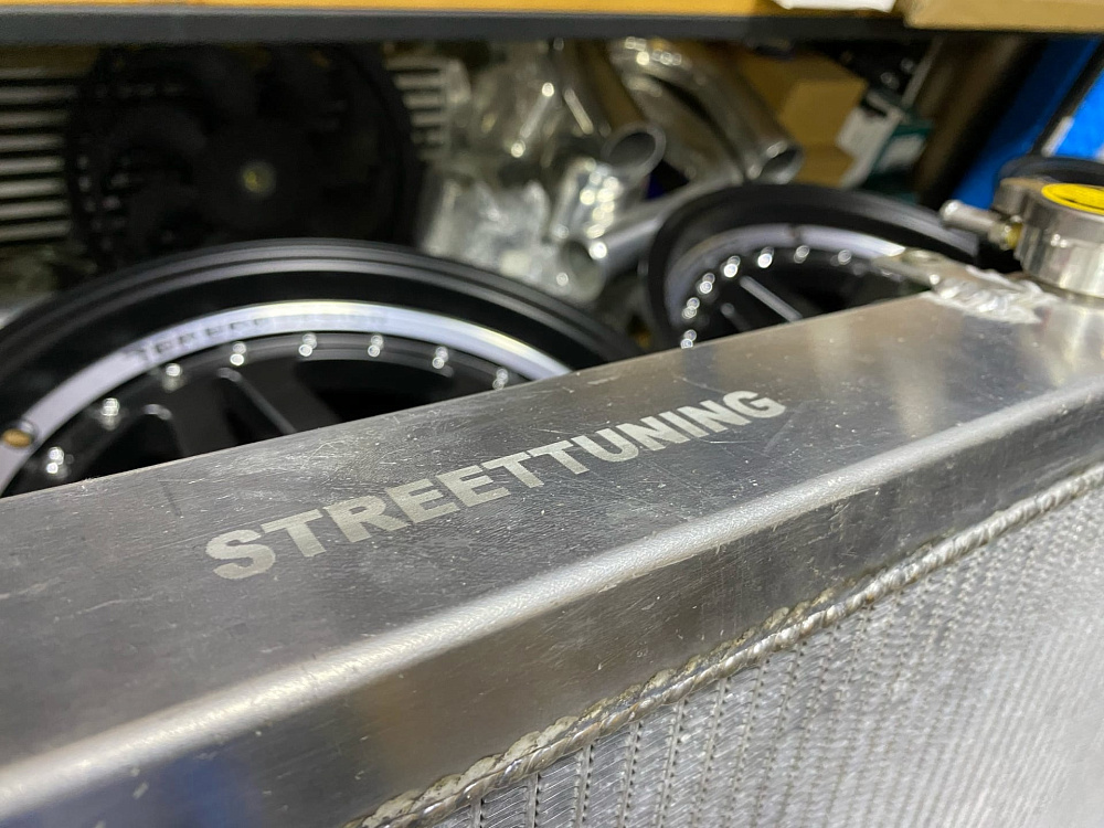 картинка Радиатор алюминиевый Toyota Mark JZX100 50мм AT от магазина  StreetTuning