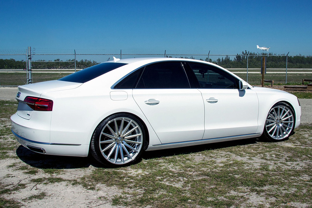 картинка Новые диски Vossen VFS2 Replica R18 5X112 ET42 J9,5 серебро от магазина  StreetTuning