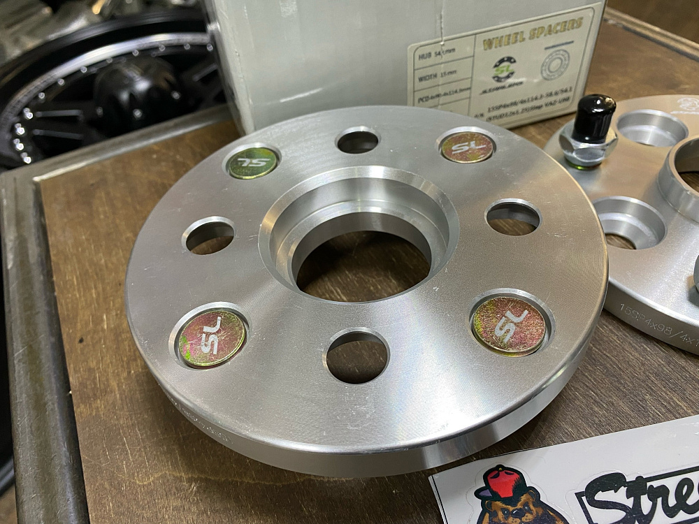 картинка Проставка переходная 15 мм 4x98-4x114.3,ЦО 58.6-54.1 шпилька 12x1.25 от магазина  StreetTuning