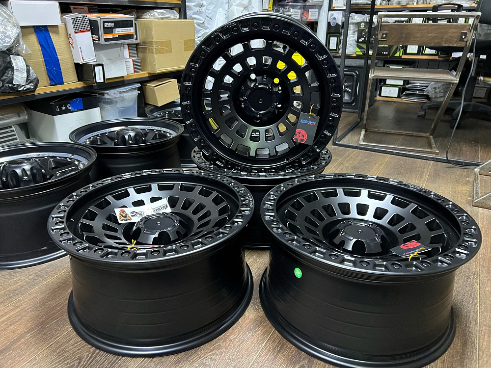 картинка Новые диски Black Rhino SAHARA Replika R17 J8.5 ET -12 5X127 от магазина  StreetTuning