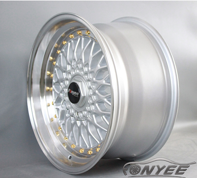 картинка Новые диски BBS RS R17 4X100/4X108 ET35 J7,5 серебро + золотистые болтики магазин  StreetTuning 
