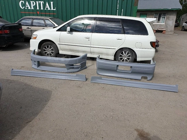 картинка Комплект обвесов Traum+Yanack для Toyota Mark 90 магазин  StreetTuning 
