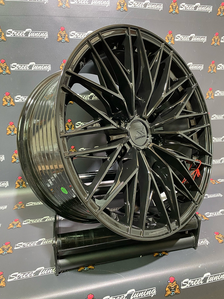 картинка Новые диски R-EMOTION R18 J9 ET25 6X139.7 Black от магазина  StreetTuning
