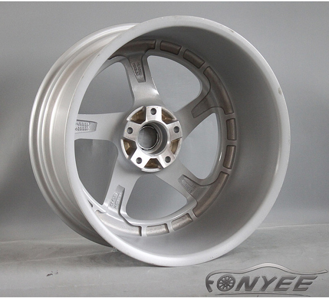 картинка Новые диски Rotiform TMB Flat R19 5х120 ET35 J8,5 серебро магазин  StreetTuning 