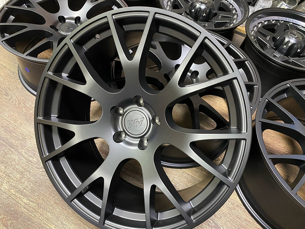 картинка Новые диски Hellcat SRT Syle R20 J9 ET18 5X115 черный мат от магазина  StreetTuning