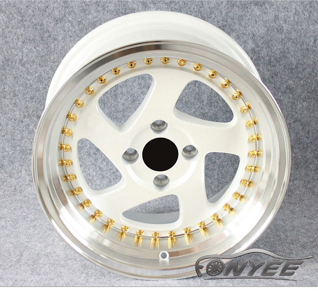 картинка Новые диски Rotiform TMB Flat R15 4х100 ET25 J8,5 белый глянец + полированная полка магазин  StreetTuning 