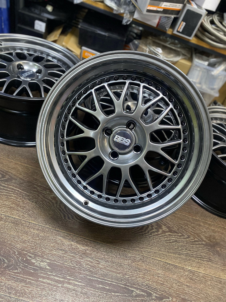 картинка Новые диски BBS LM R17 J8.5 ET30 4x100 Hyper Black от магазина  StreetTuning