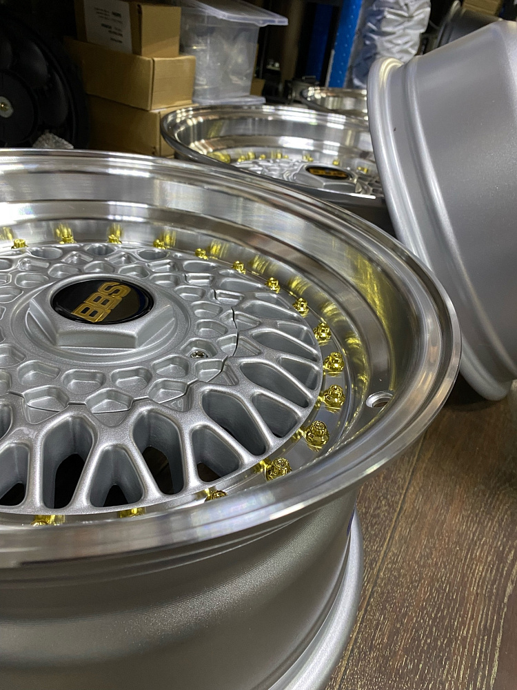 картинка Новые диски BBS RS R15 J8 ET20 4x100/114.3 серебро от магазина  StreetTuning