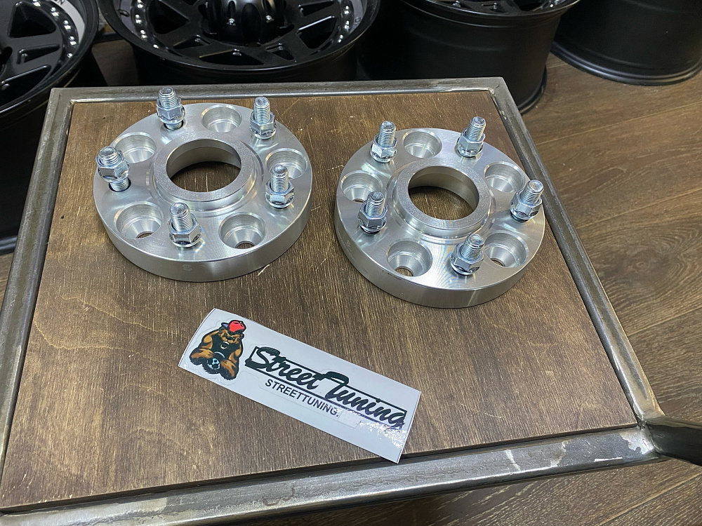 картинка Проставка Starleks 25 мм 5x114.3 цо 67.1 шпилечная M12x1,5 от магазина  StreetTuning