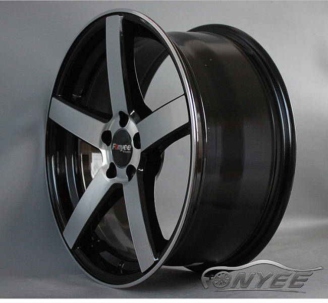 картинка Новые диски Vossen CV3 Replica R18 5X114,3 ET38 J8,5 черный глянец + серебро магазин  StreetTuning 