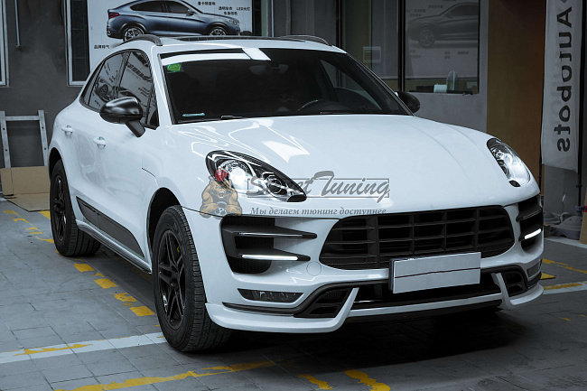 картинка Нижняя накладка заднего бампера TechArt для Porsche Macan 95B.1/95B.2 (2014–2021) магазин  StreetTuning 