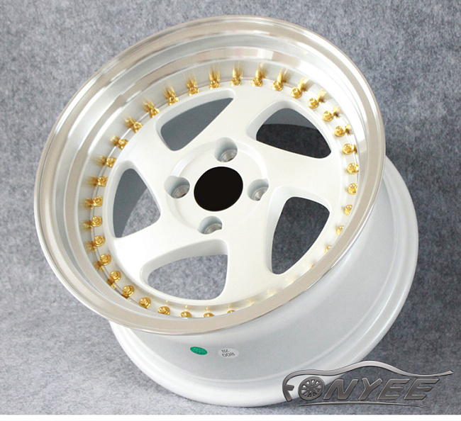 картинка Новые диски Rotiform TMB Flat R15 4х100 ET25 J8,5 белый глянец + полированная полка магазин  StreetTuning 