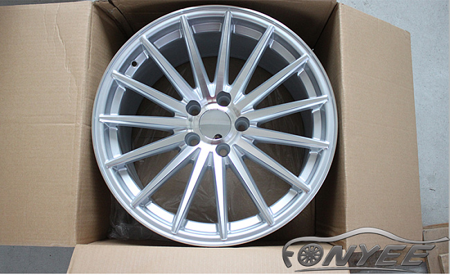 картинка Новые диски Vossen VFS2 Replica R18 5X120 ET35 J9,5 серебро магазин  StreetTuning 
