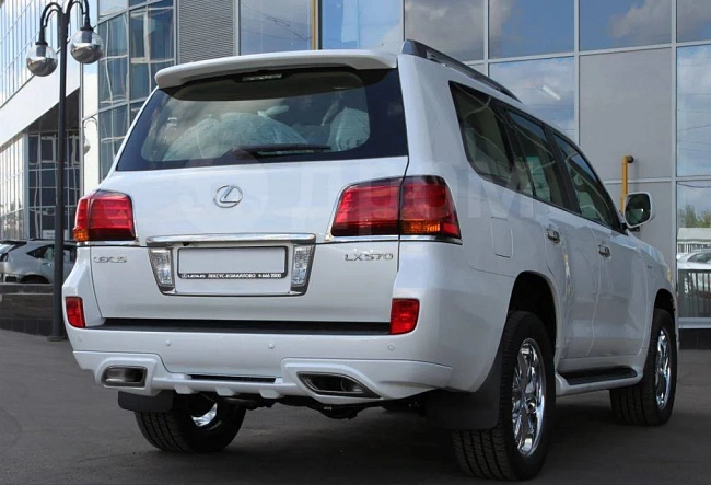 картинка Накладка на задний бампер DAMD Goldman для Lexus LX570 магазин  StreetTuning 