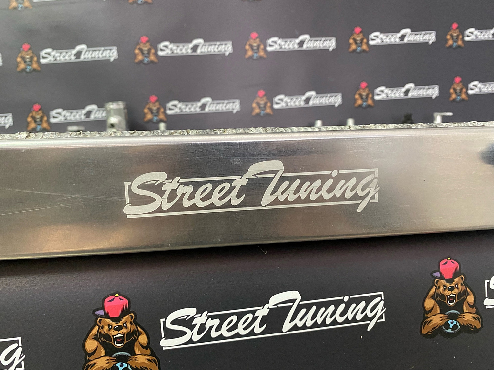 картинка Радиатор алюминиевый Toyota Mark JZX100 JZX110 1JZ-GTE 50мм AT STREETTUNING от магазина  StreetTuning