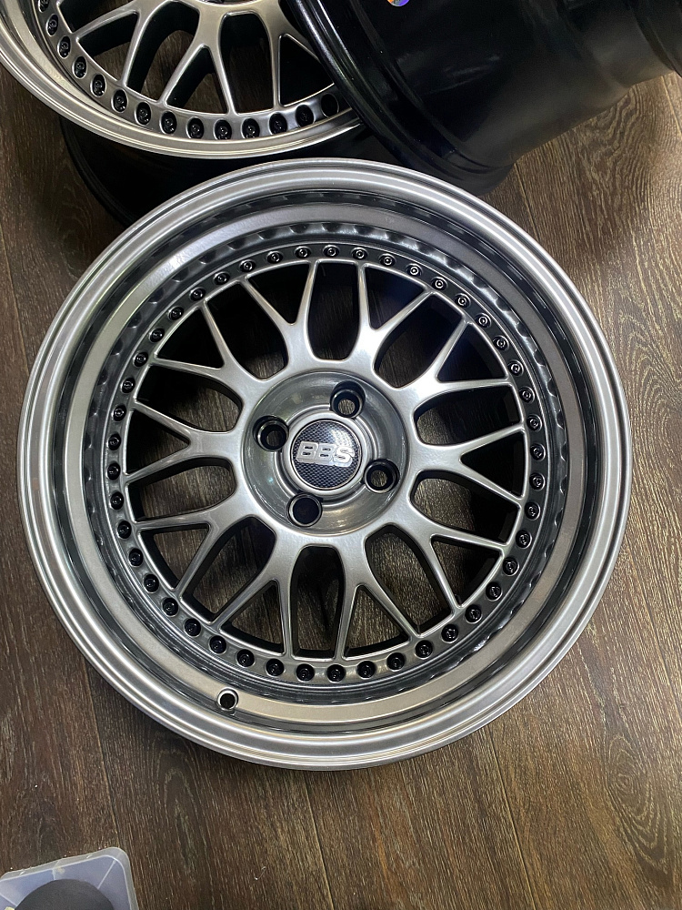 картинка Новые диски BBS LM R17 J8.5 ET30 4x100 Hyper Black от магазина  StreetTuning