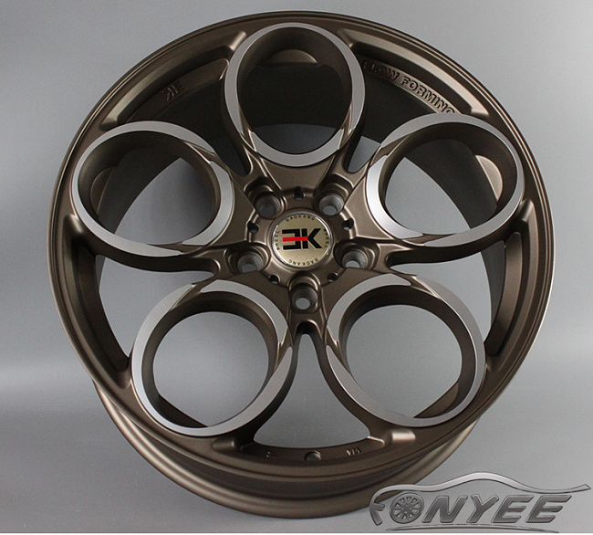 картинка Новые диски KE Flow Forming модель 3 R18 5X114,3 ET40 J8 бронза + серебро магазин  StreetTuning 