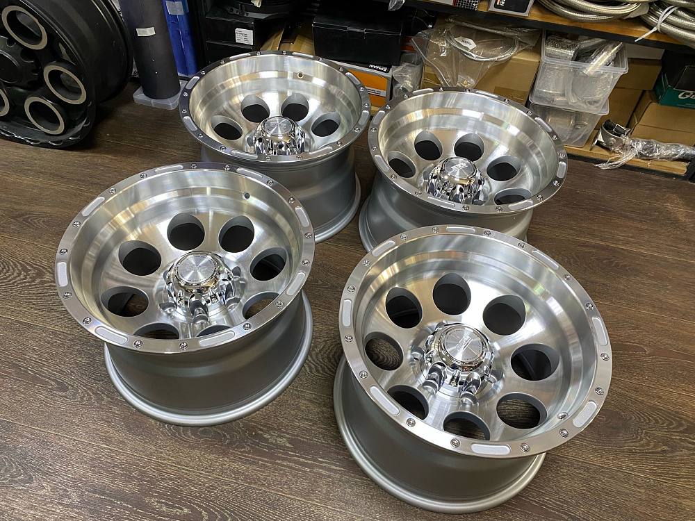 картинка Новые диски GT WHEEL Style R16 J10 et -44 6x139,7, серебро от магазина  StreetTuning