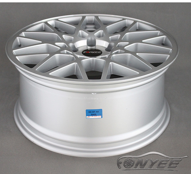картинка Новые диски Rotiform blq R18 5х114,3 ET35 J8 серебро магазин  StreetTuning 