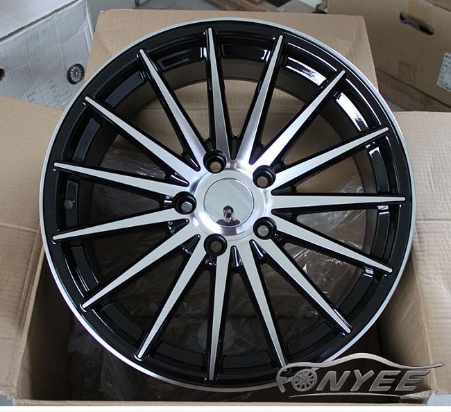 картинка Новые диски Vossen VFS2 Replica R19 5X114,3 ET40 J8,5 черный глянец + серебро магазин  StreetTuning 